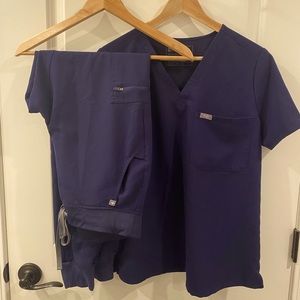 Figs Jogger Scrub Set Zamora Pants/Catarina Top